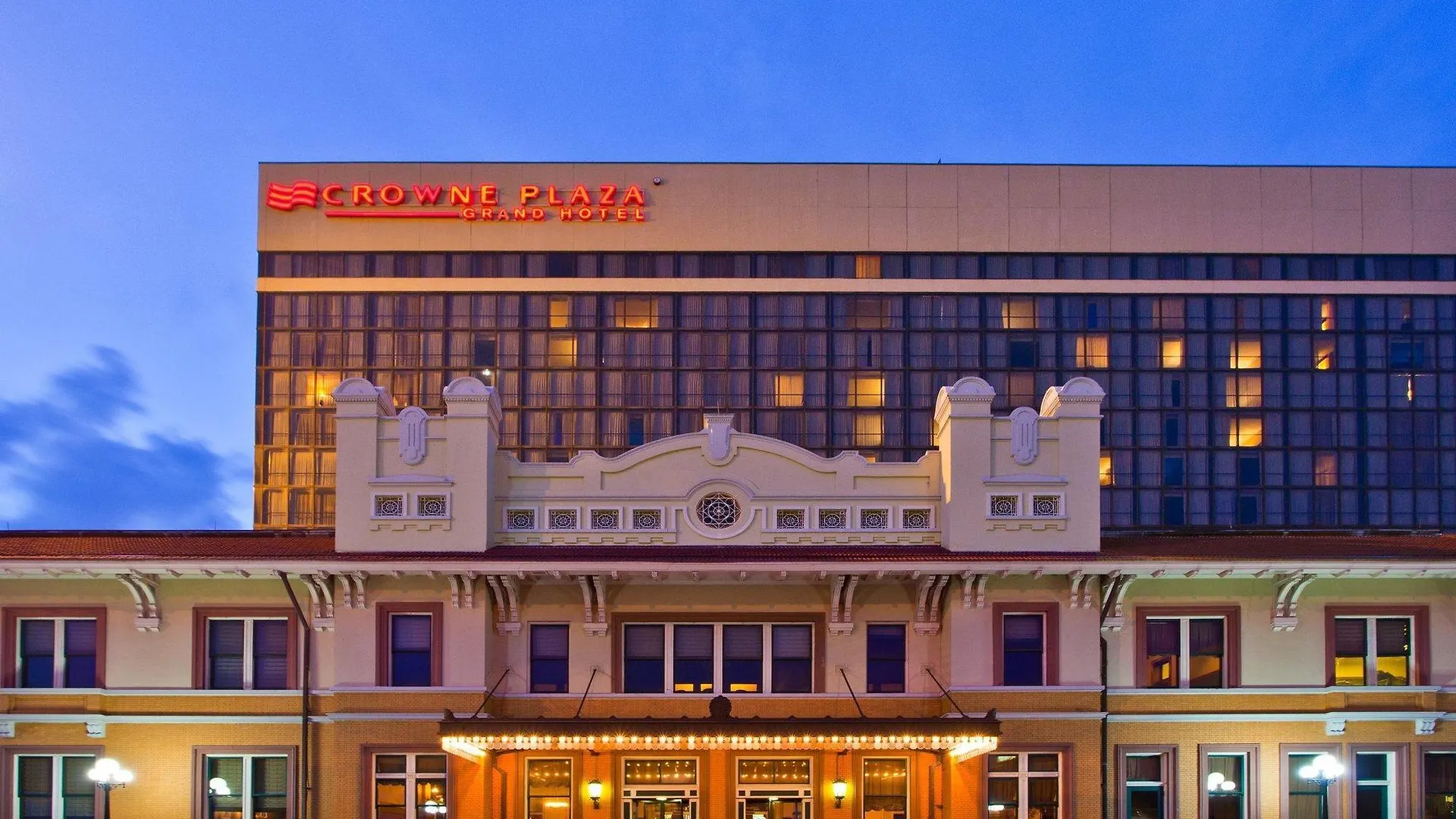 Crowne Plaza Pensacola Grand Hotel