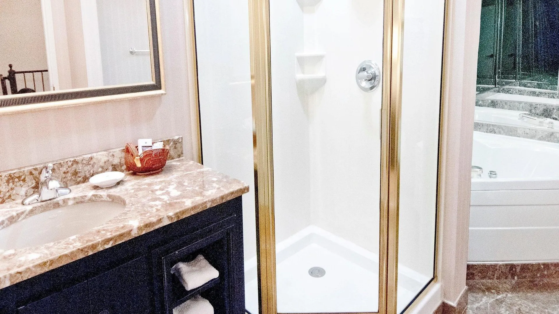 Crowne Plaza Pensacola Grand Hotell 4*,