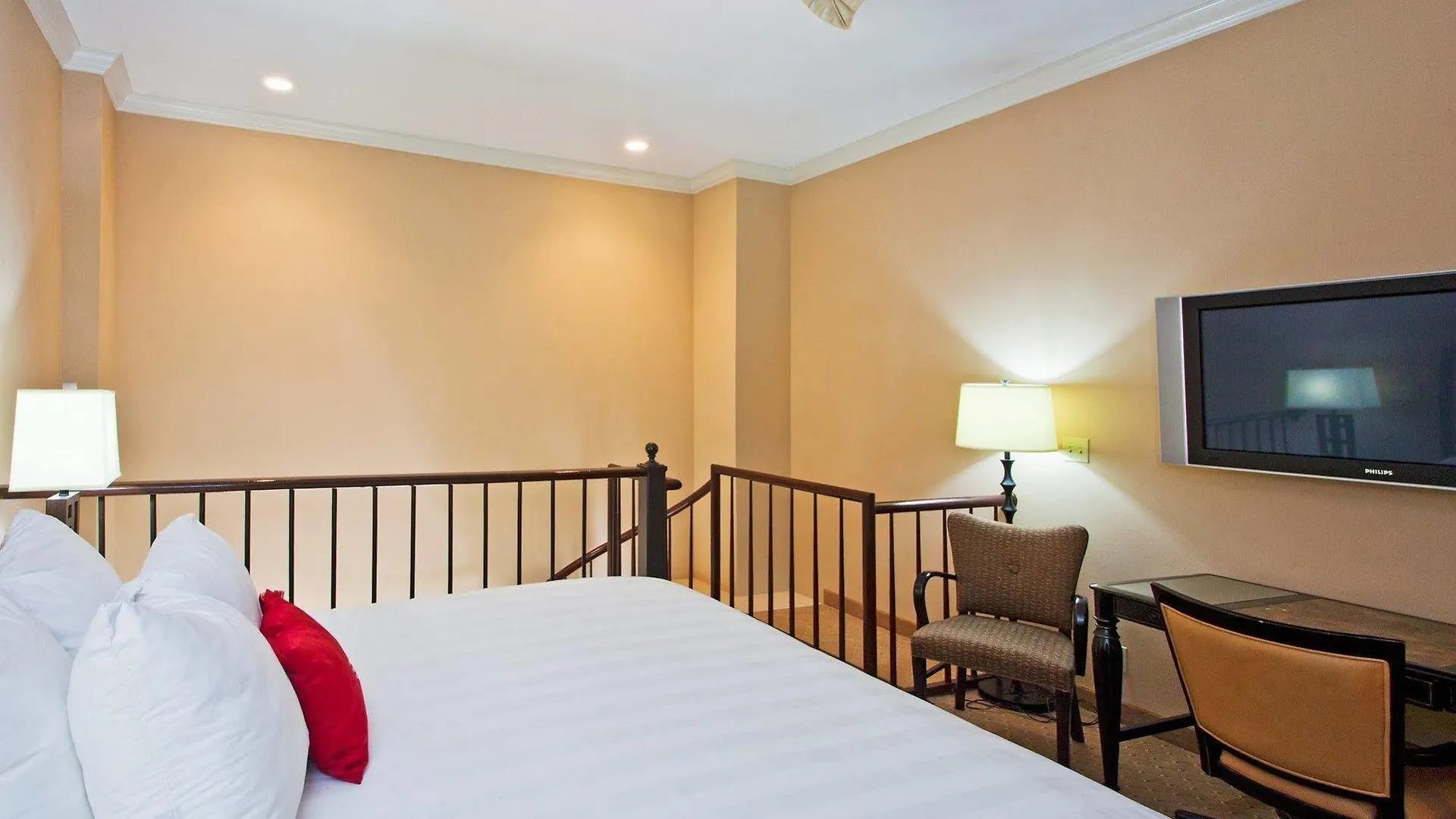 Crowne Plaza Pensacola Grand Hotell